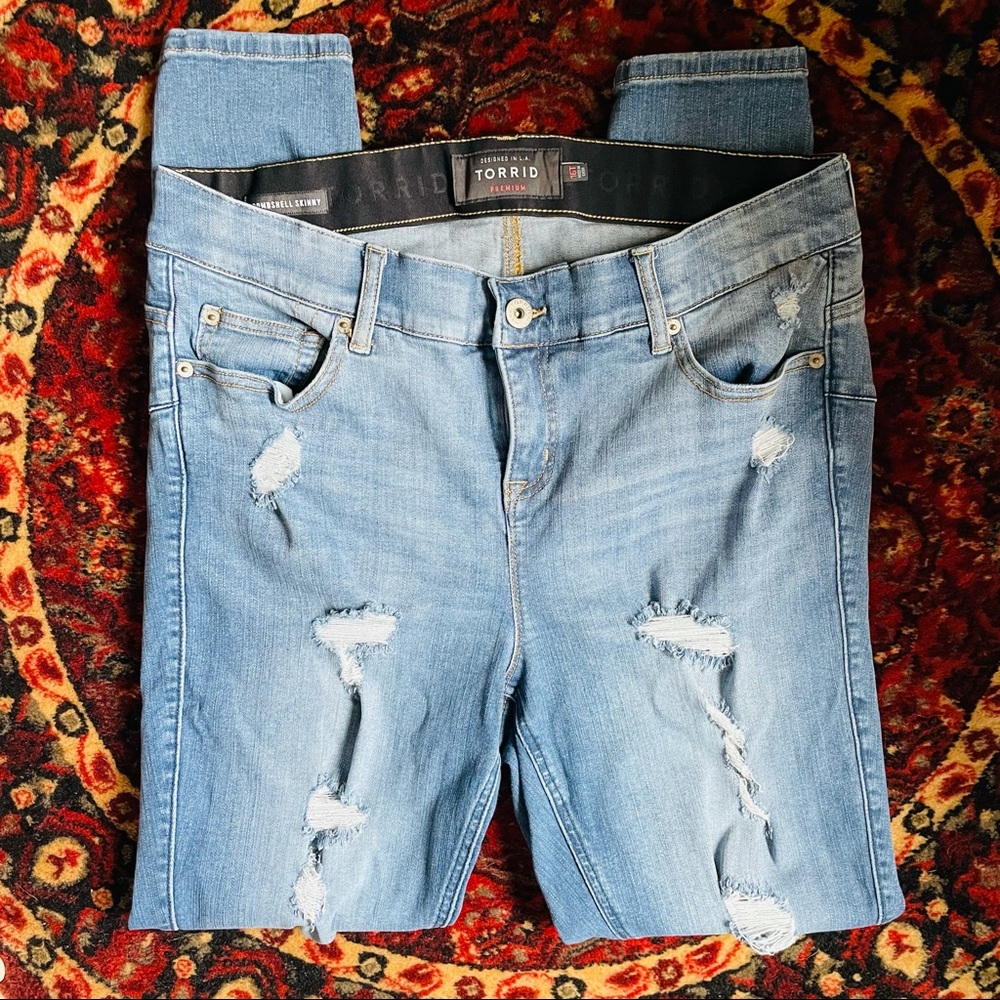 Torrid ripped bombshell skinny jeans